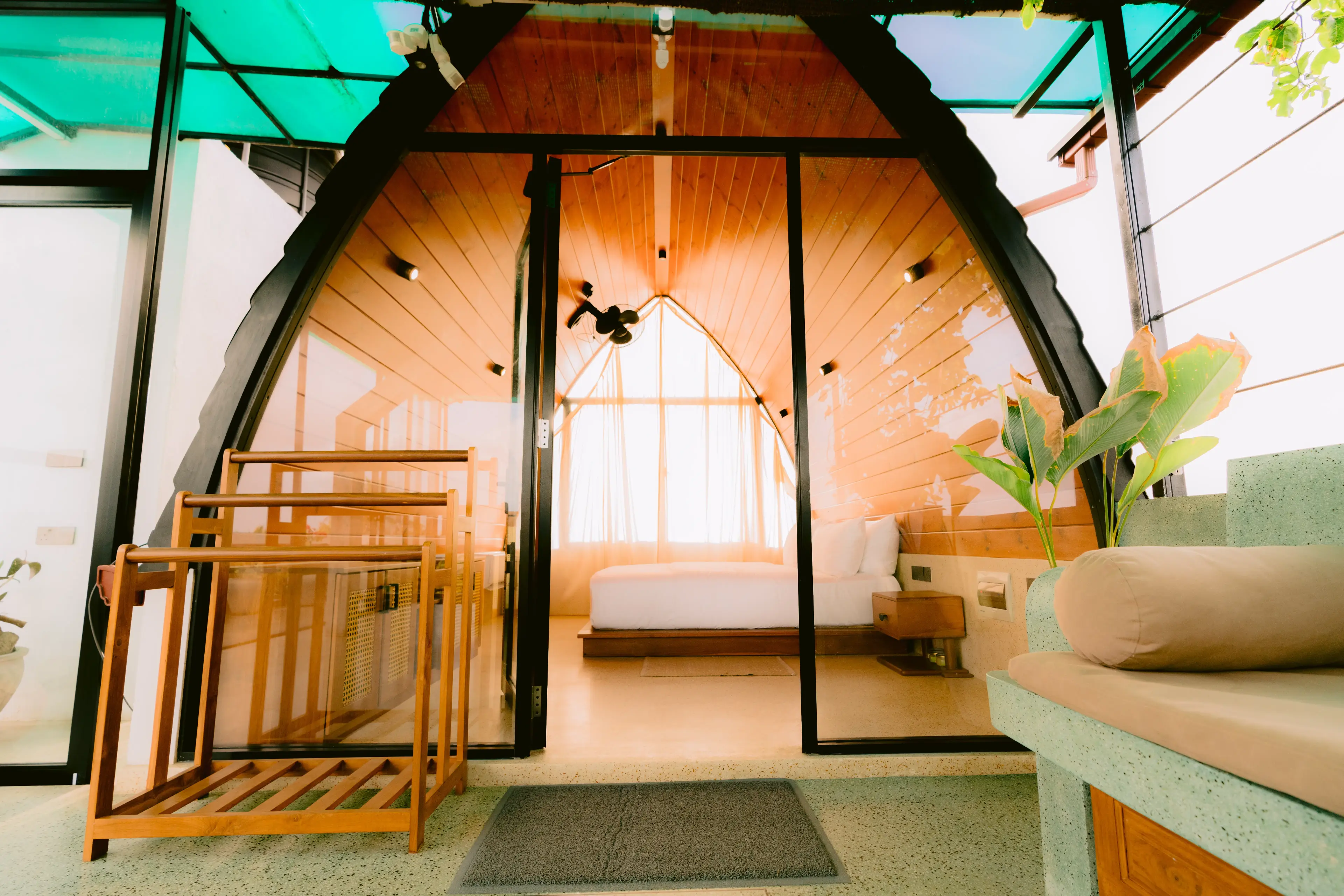 ELU Studios rooftop ocean view cabana - view 1